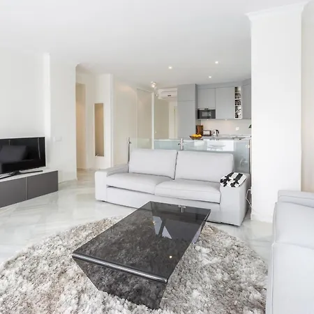 Aldea Blanca 14 N8 * Marbella
